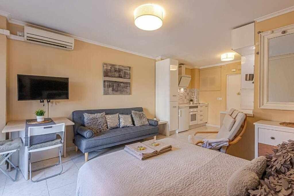 797 Holiday Rentals - Equipado Estudio Cerca Del Parque La Paloma 贝纳尔马德纳 外观 照片